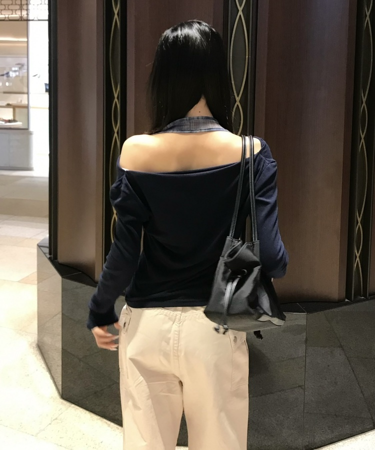 체크 오프숄더 홀터 T셔츠 곤색