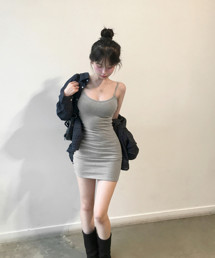 폴라나 슬림 나시 미니 원피스 허리잘록핏 데이트룩 여친룩 러블리 끈나시 민소매 슬리브리스 휴양지룩호캉스룩여름원피스 그레이