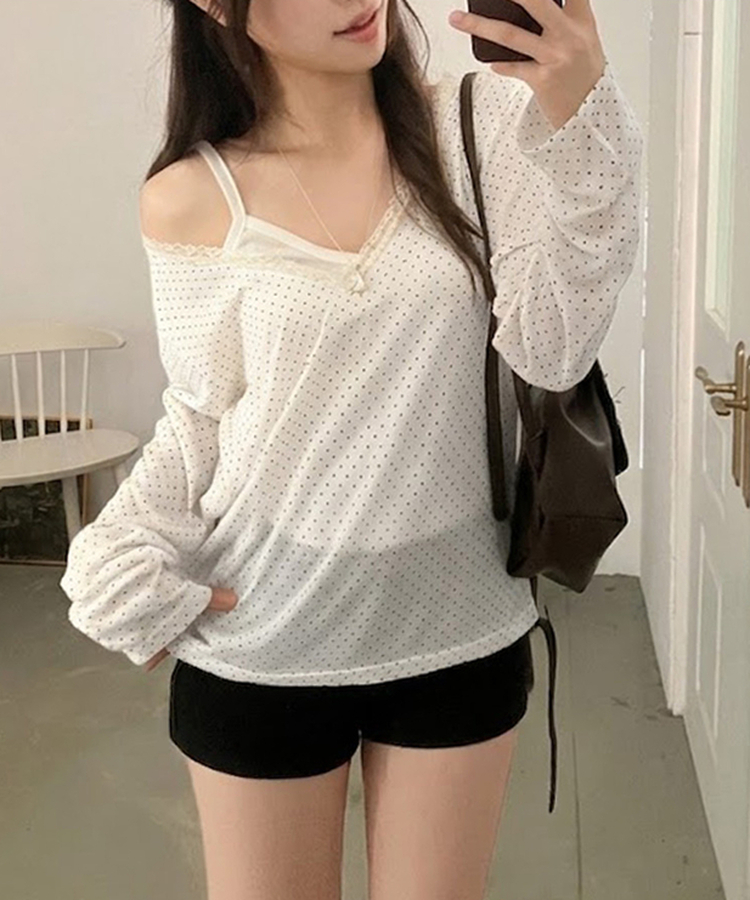 릴리 도트 레이스 브이넥 여리핏 긴팔 티셔츠 아이보리