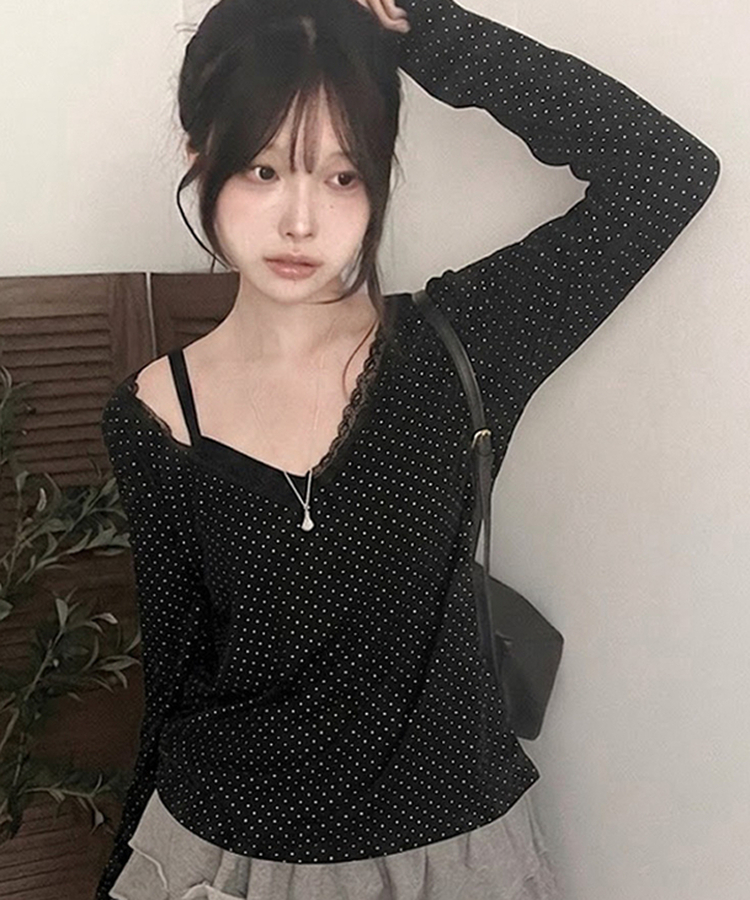 릴리 도트 레이스 브이넥 여리핏 긴팔 티셔츠 블랙