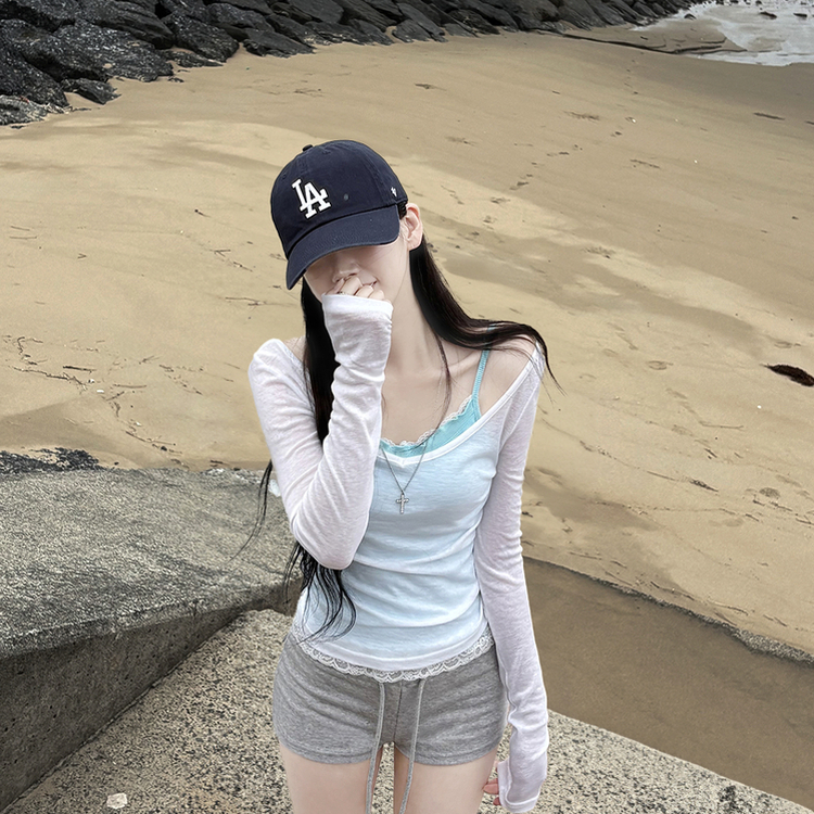 시스루 딥브이넥 슬림핏 여름 긴팔티셔츠 장마룩 햇빛차단 휴양지 바닷가룩 커버업 화이트
