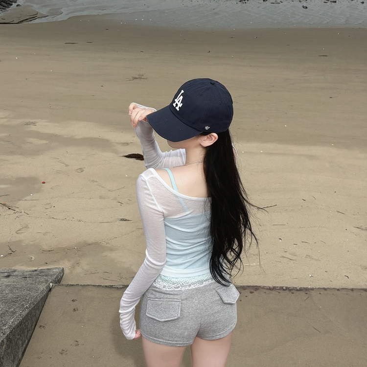 시스루 딥브이넥 슬림핏 여름 긴팔티셔츠 장마룩 햇빛차단 휴양지 바닷가룩 커버업 화이트