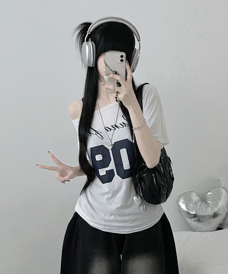 09레터링보트넥원오프숄더여리핏반팔티 아이