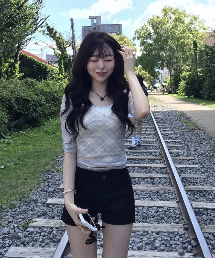 チェックVネック7分袖Tシャツ BEIGE