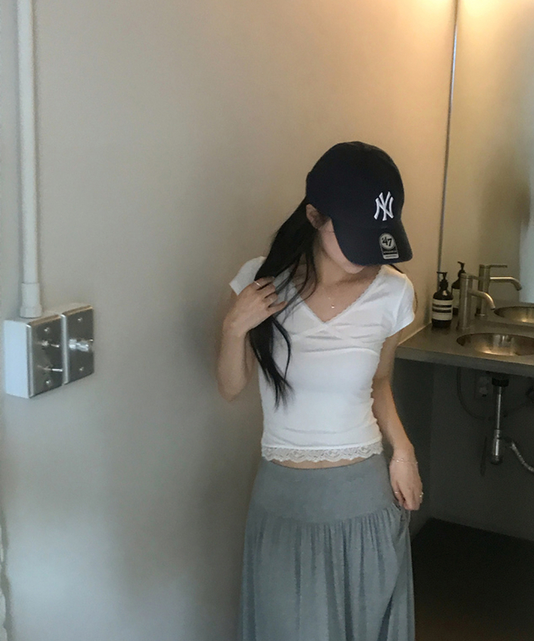 レースVネック半袖Tシャツ IVORY