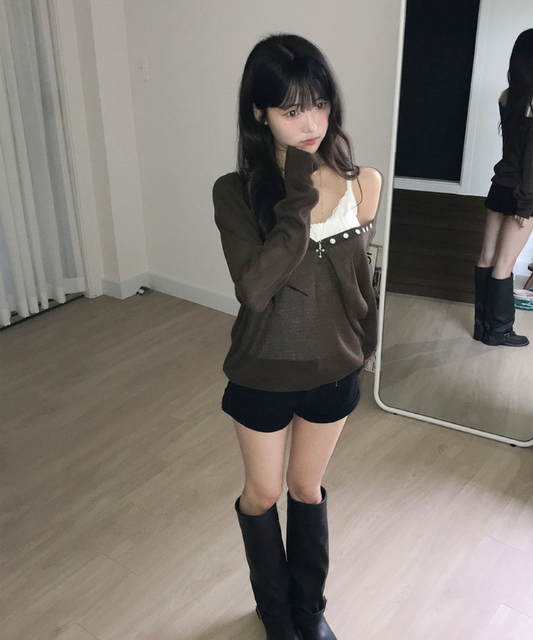 ボタンディープVネックシアールーズニット BROWN
