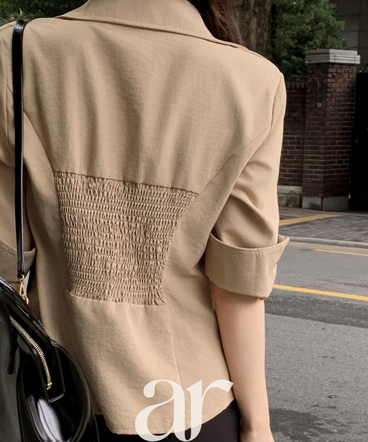 (秋の新作/ウエスト引き締めフィット) ツーポケット 切替 ロールアップ 七分袖 シャツ BEIGE