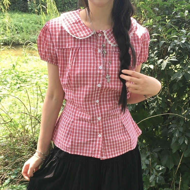 이치고 둥근카라 레이스 허리잘록 핀턱 반팔블라우스 레드
