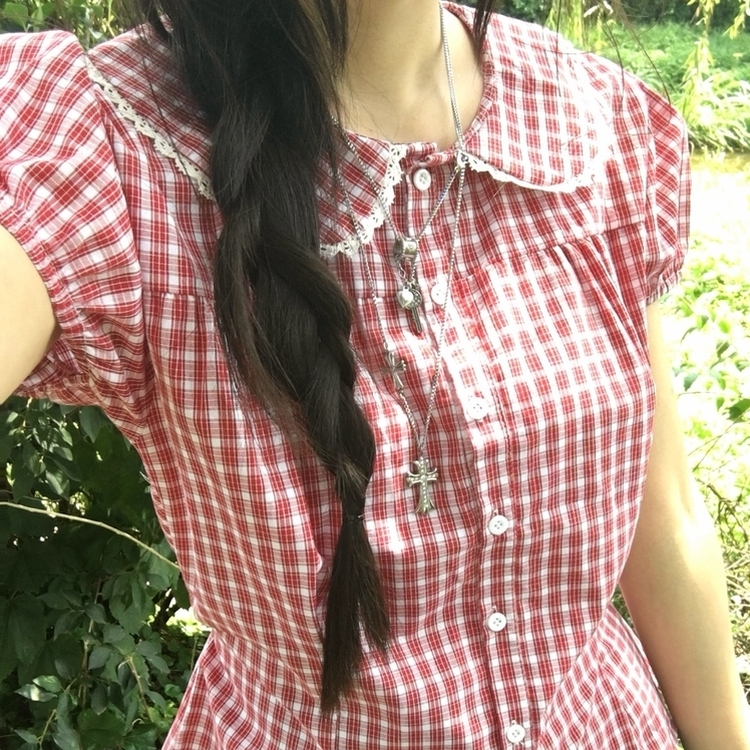 이치고 둥근카라 레이스 허리잘록 핀턱 반팔블라우스 레드