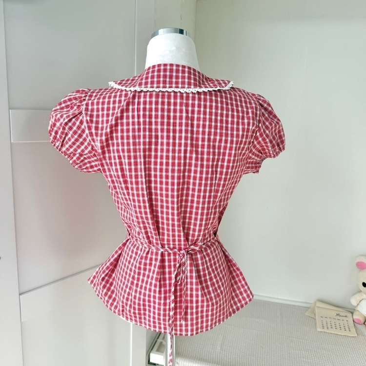 이치고 둥근카라 레이스 허리잘록 핀턱 반팔블라우스