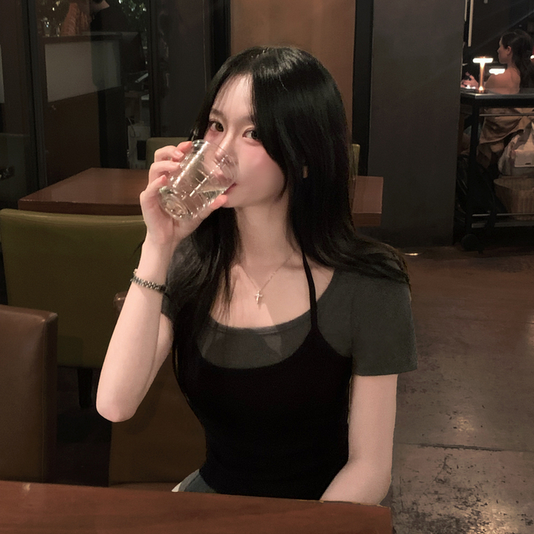 홀터넥 끈나시 유넥 슬림핏 여름 반팔티셔츠 레이어드 투피스 세트 블랙