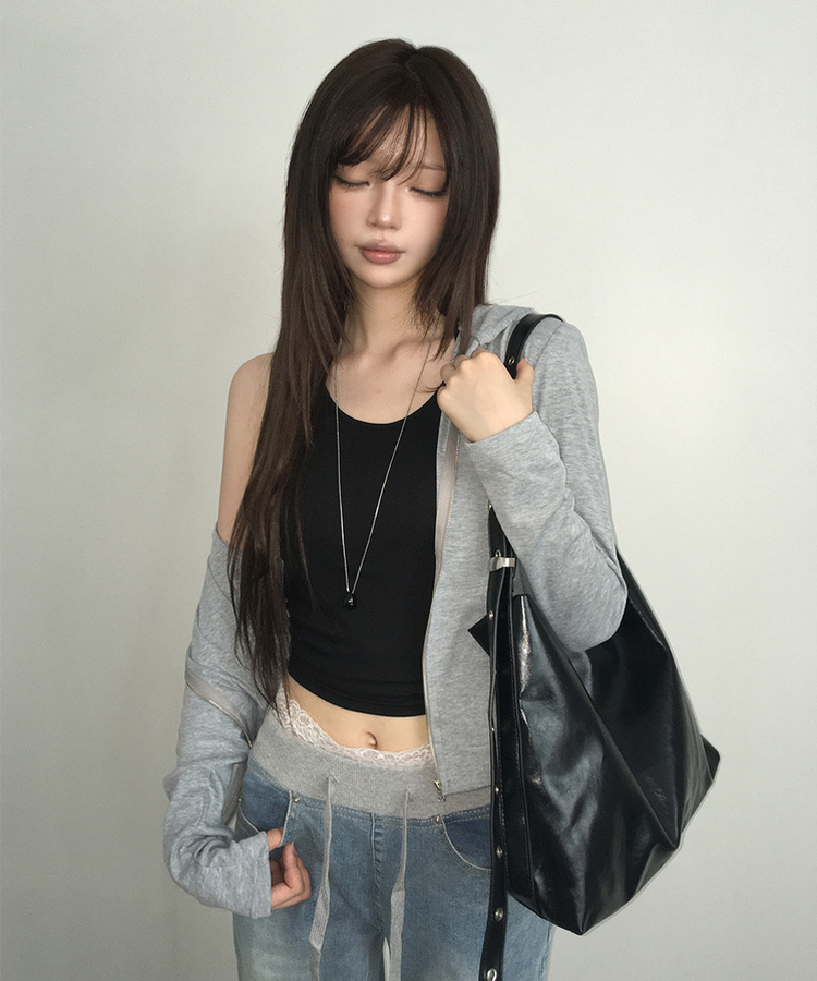 アイレットストラップレザーショルダーバッグ BLACK