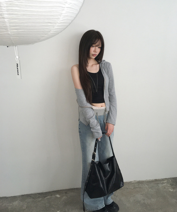アイレットストラップレザーショルダーバッグ BLACK
