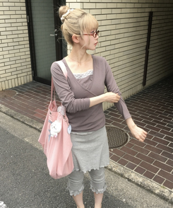 브이넥 레이스 레이어드 티셔츠 브라운