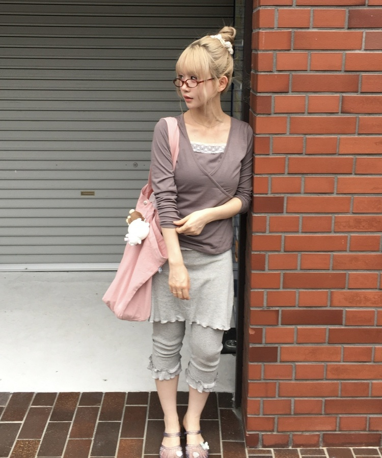 브이넥 레이스 레이어드 티셔츠 브라운