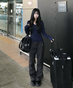 브이넥 커프스 버튼 탑(7color) 네이비