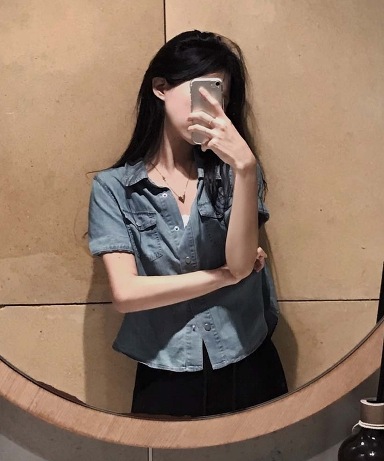 다른 무드로 선택해서 즐기는포스트 크롭 포켓 데님 반팔 셔츠 연청