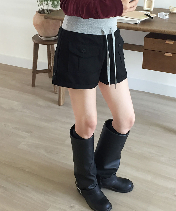 ロールアップカーゴAラインショートパンツ BLACK