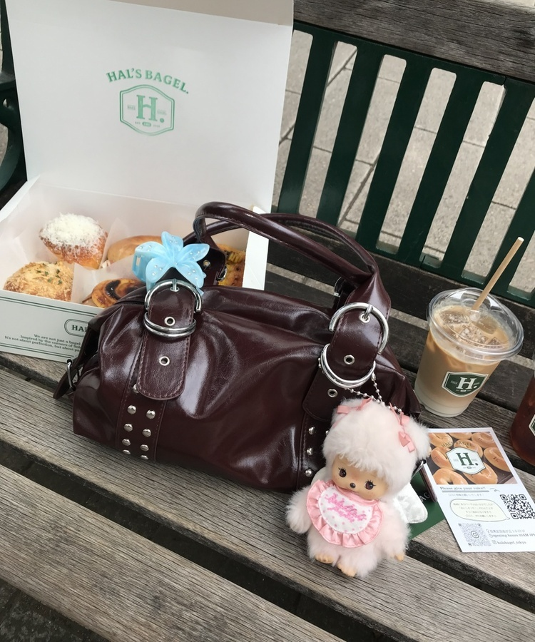 스터드 레더 숄더백 밤색