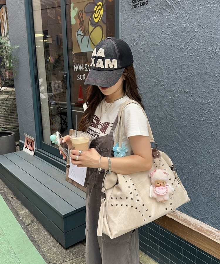 스터드 숄더백 아이보리