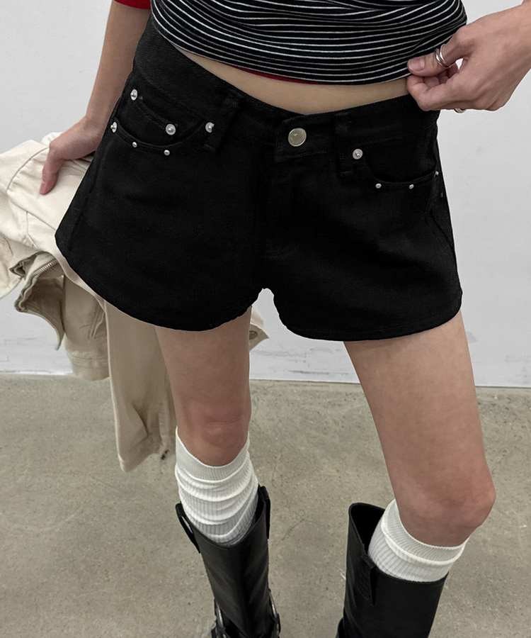 スタッズショートパンツ BLACK