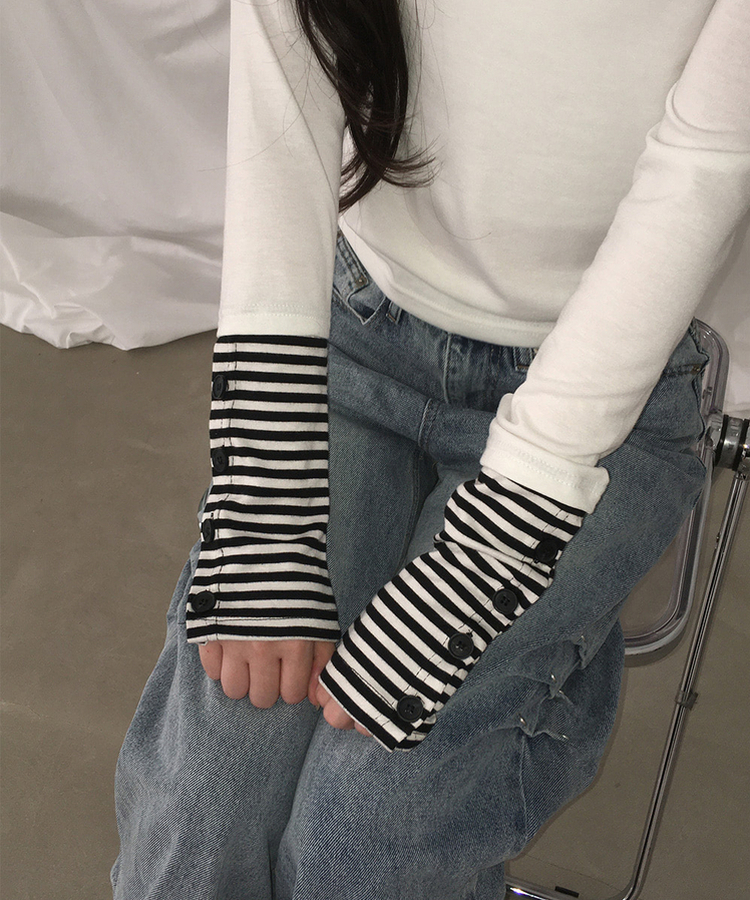 アシメボタンボーダースリム長袖Tシャツ IVORY