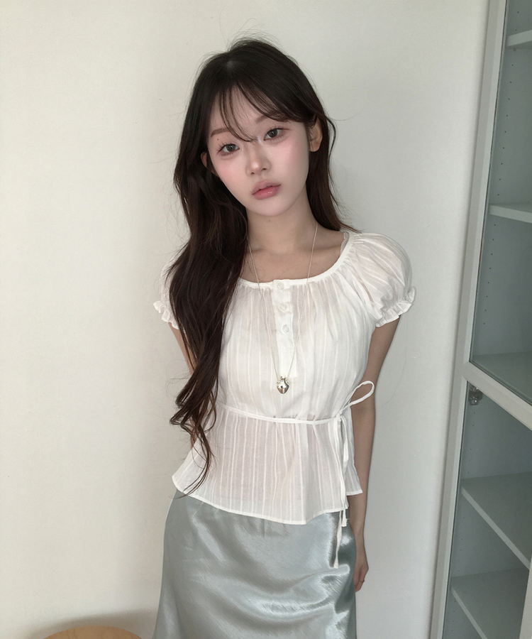 ガーリーパフブラウス IVORY