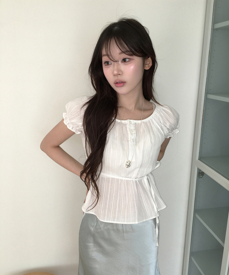 ガーリーパフブラウス IVORY