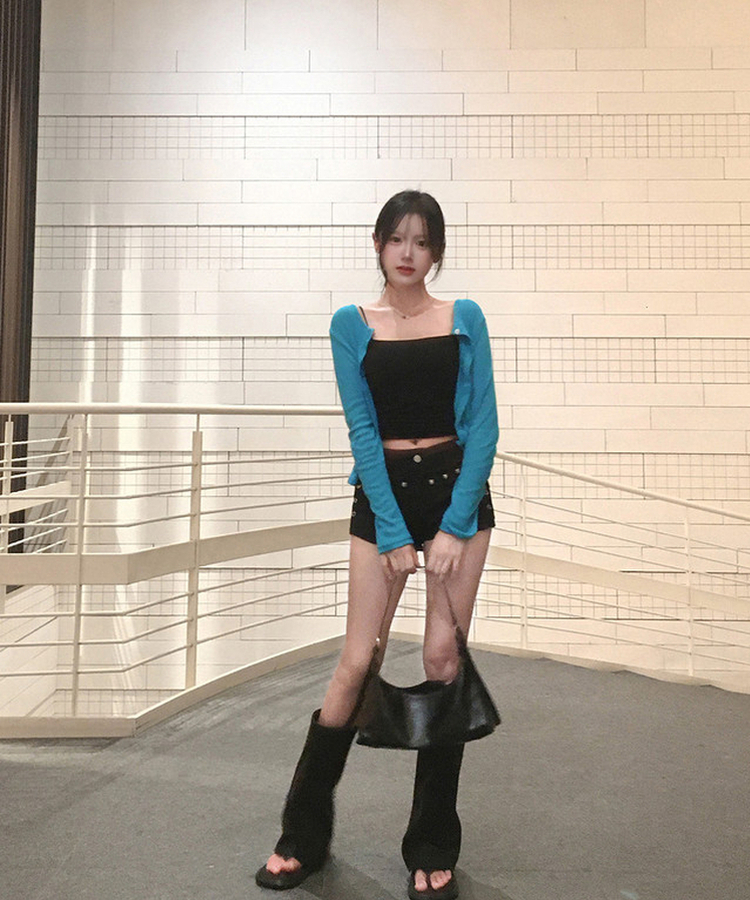 スタッズスリムショートパンツ BLACK