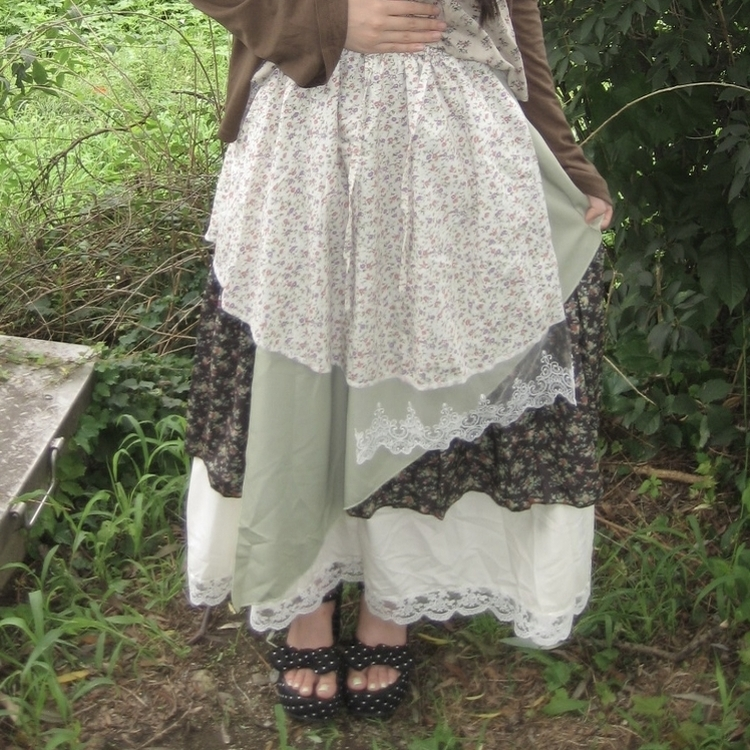 フラワーレースティアードロングスカート KHAKI