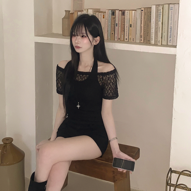 【SET】レースオフショル半袖Tシャツ＋ホルターネックタンクトップ BLACK