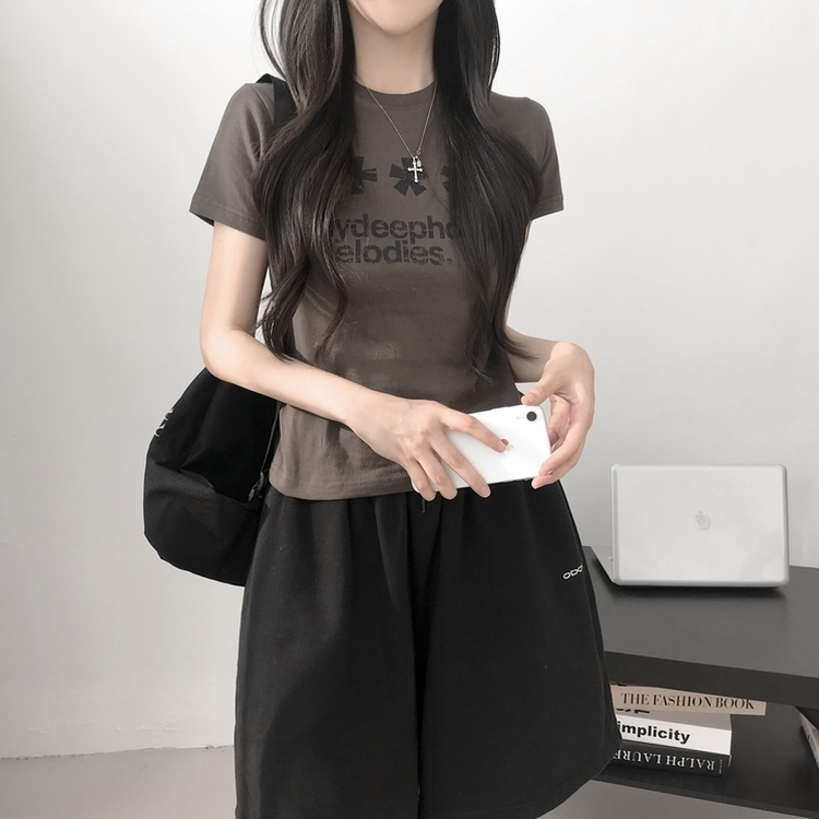 レタリングセミクロップ半袖Tシャツ KHAKI