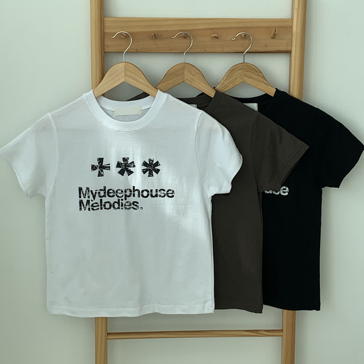レタリングセミクロップ半袖Tシャツ