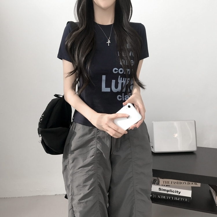 プリントセミクロップ半袖Tシャツ NAVY