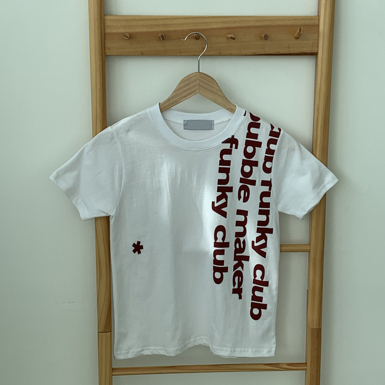 レタリングセミクロップド半袖Tシャツ