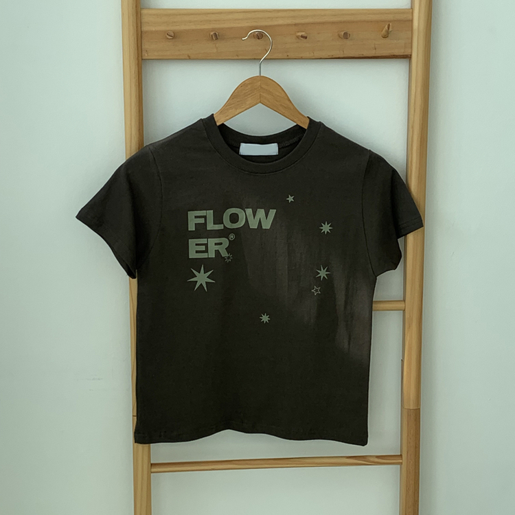 シンプルレタリングセミクロップド半袖Tシャツ