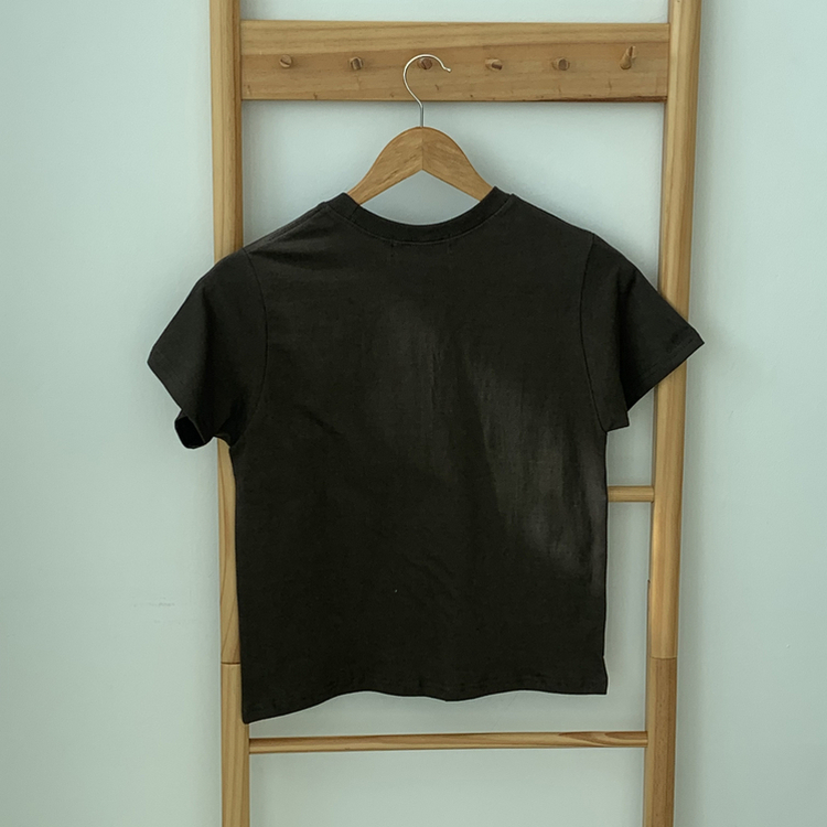 シンプルレタリングセミクロップド半袖Tシャツ