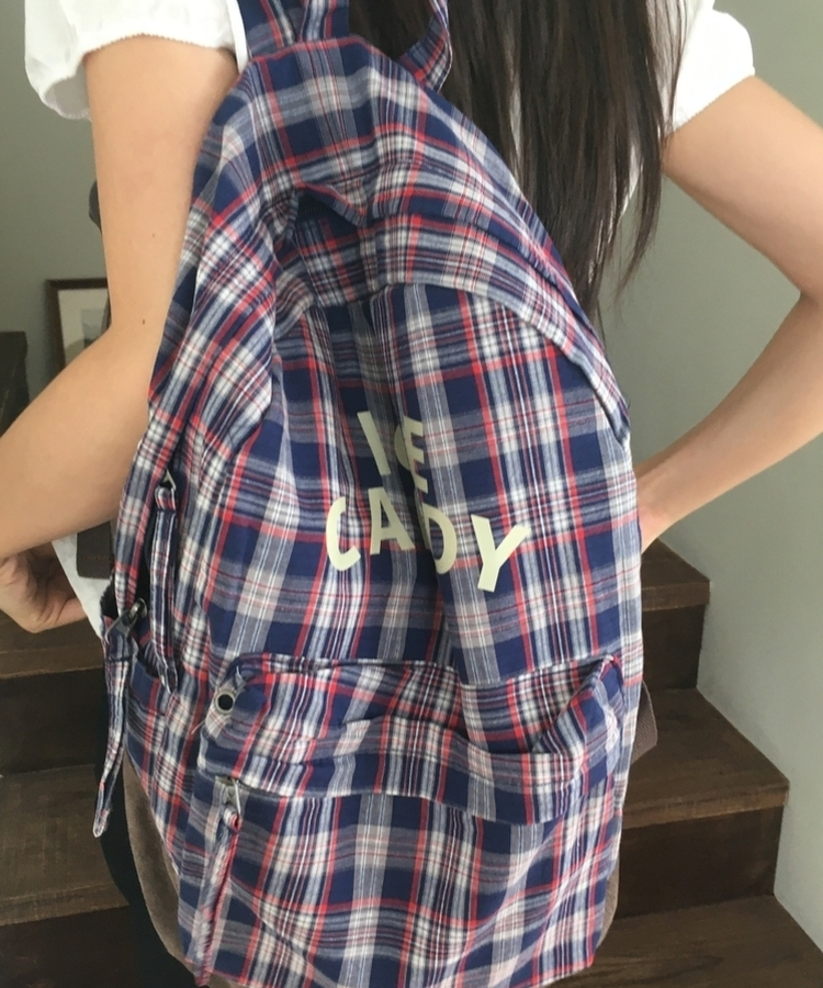 レタリングチェック大容量バックパック NAVY