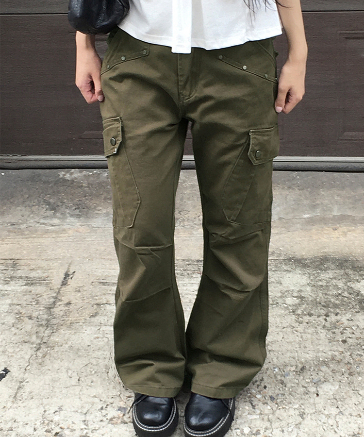スタッズカーゴポケットブーツカットパンツ KHAKI