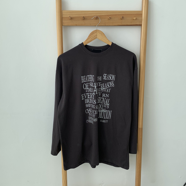 レタリングプリントラウンドネックTシャツ