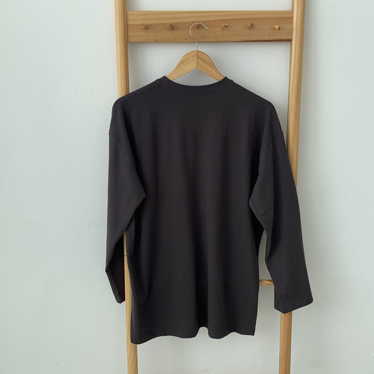 レタリングプリントラウンドネックTシャツ
