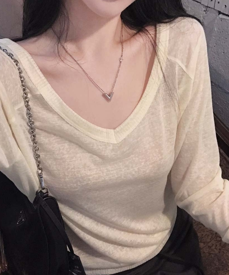 シアーVネッククロップド長袖Tシャツ LIGHT YELLOW