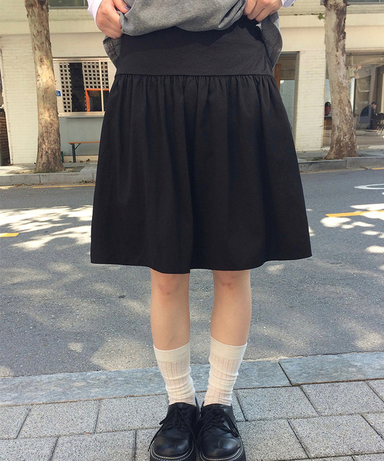 シャーリングフレアミディスカート BLACK