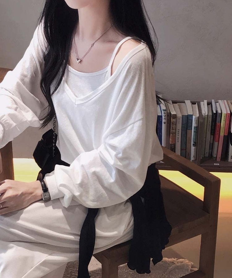 【SET】VネックスウェットTシャツ＋キャミソール IVORY