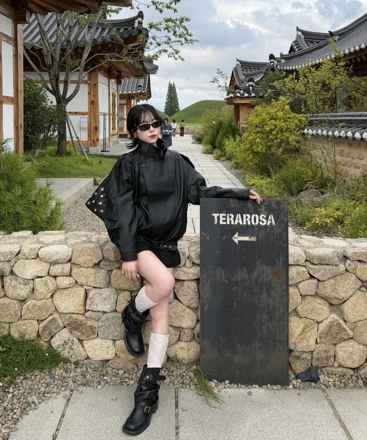 셔링 벨트 미들 부츠 블랙