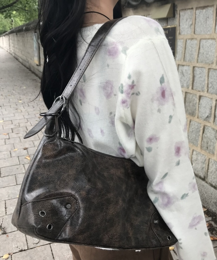 심플 스터드 숄더백 브라운
