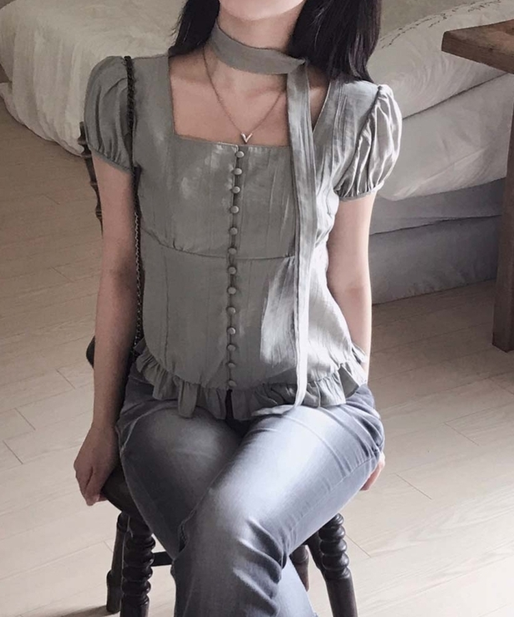 【マフラー付き】スクエアネックフリル半袖ブラウス GREY