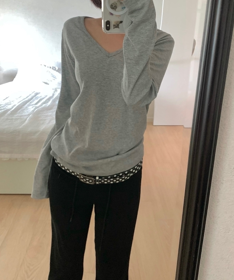 レイヤードVネックスリム長袖Tシャツ MELANGE