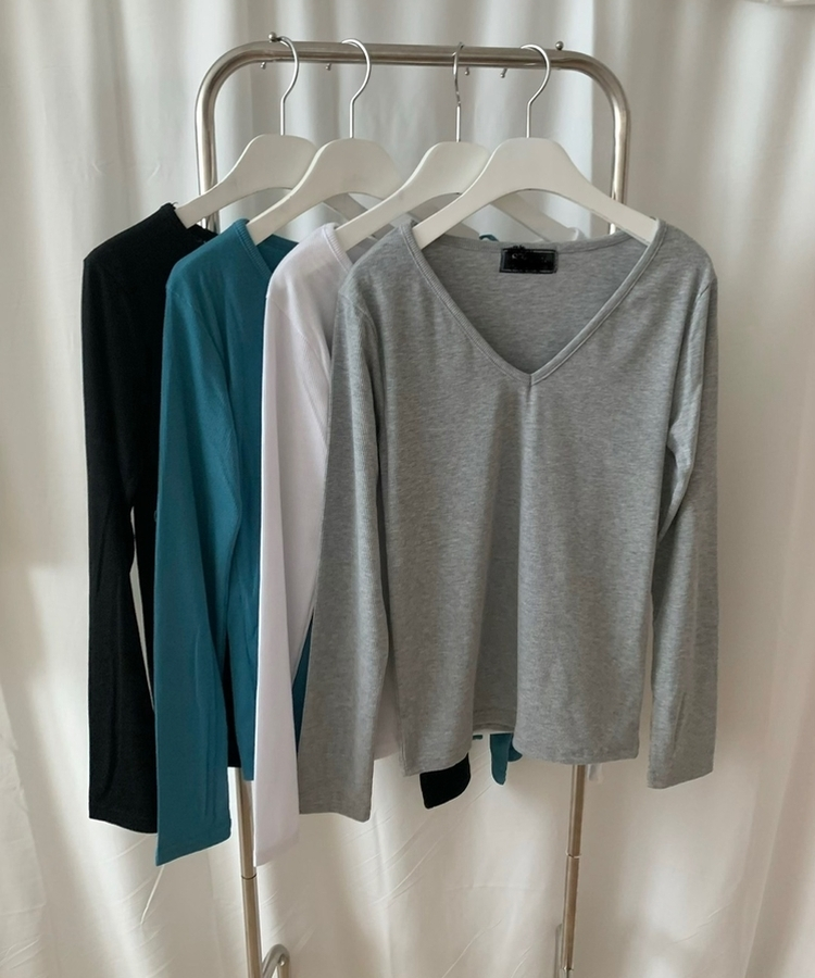 レイヤードVネックスリム長袖Tシャツ
