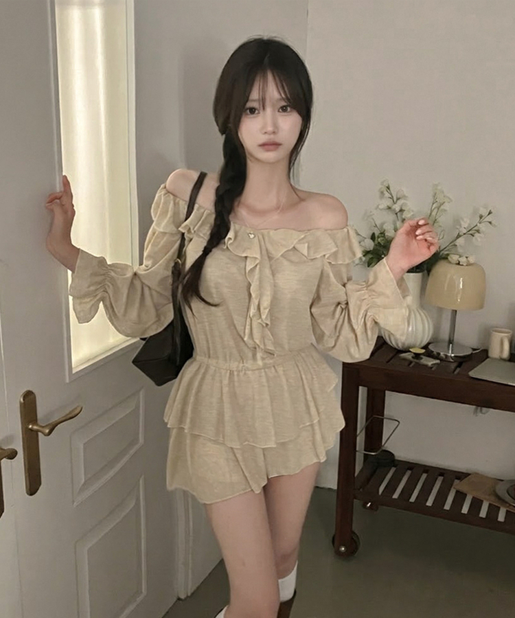 フリルティアードミニワンピース BEIGE